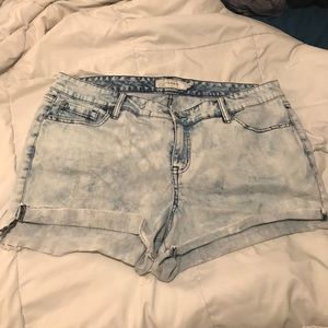 Torrid Light denim jean shorts - size 20