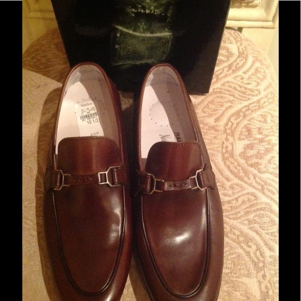 Men's leather loafers