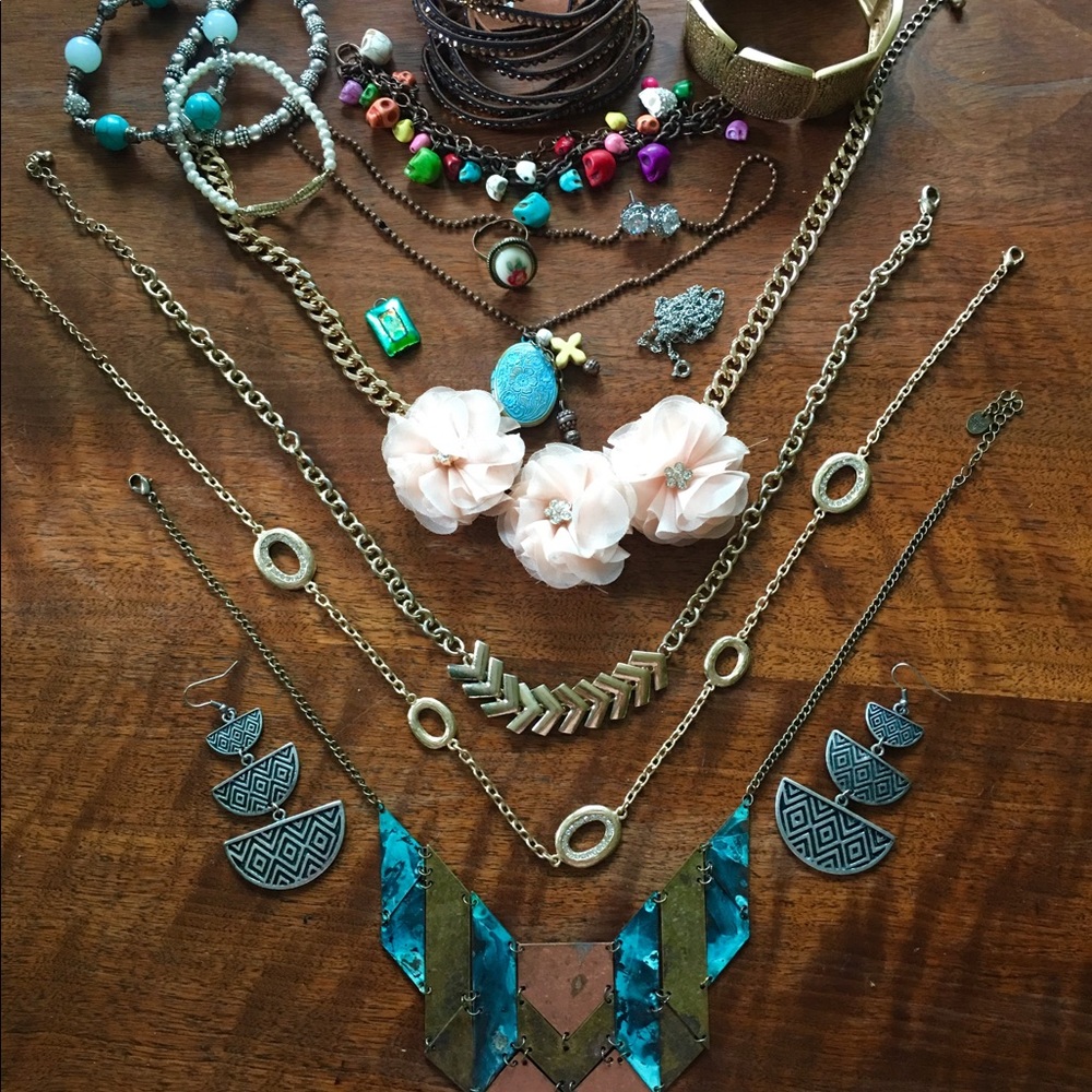 Jewelry Bundle - Picture 1 of 5