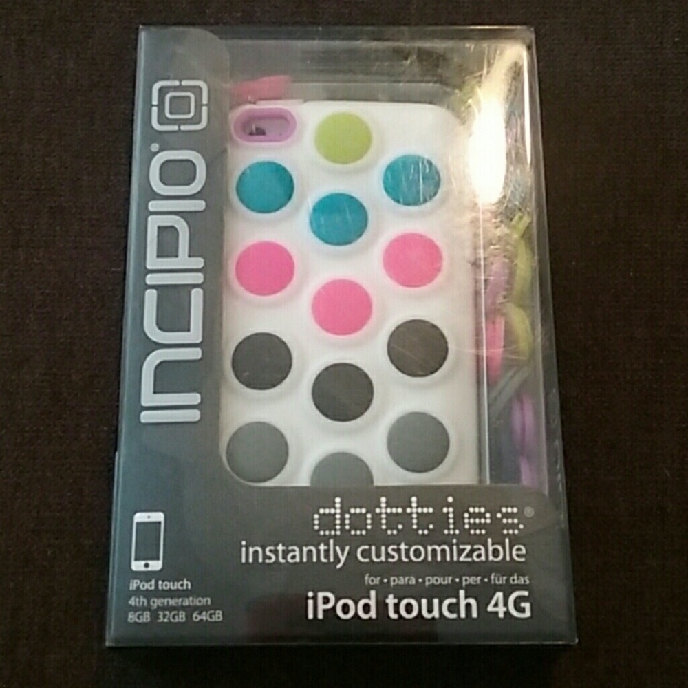 Dotties customizable iPod touch 4th gen case