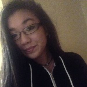 Meet your Posher, Abby