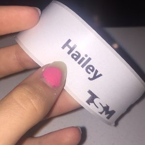 Meet your Posher, Hailey