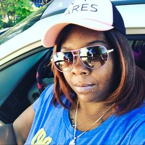 Meet your Posher, Monique