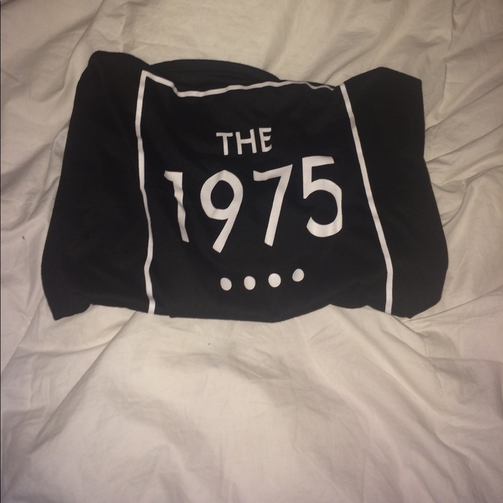 Sleeveless tee