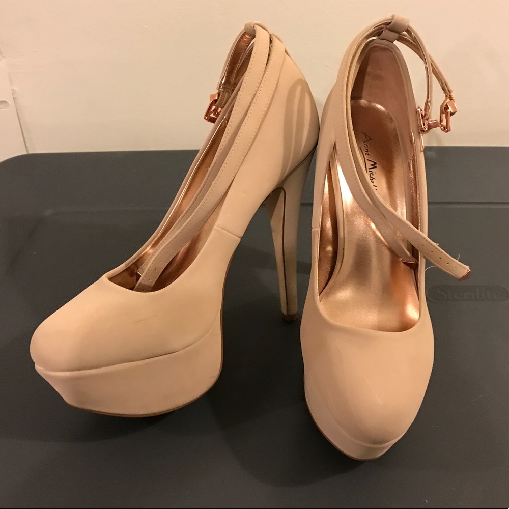 Pumps - Picture 2 of 3