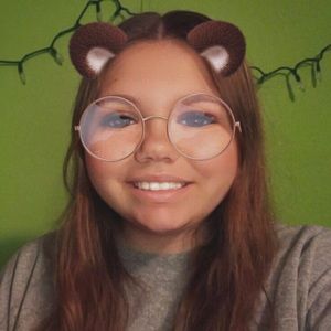 Meet your Posher, Caitlyn