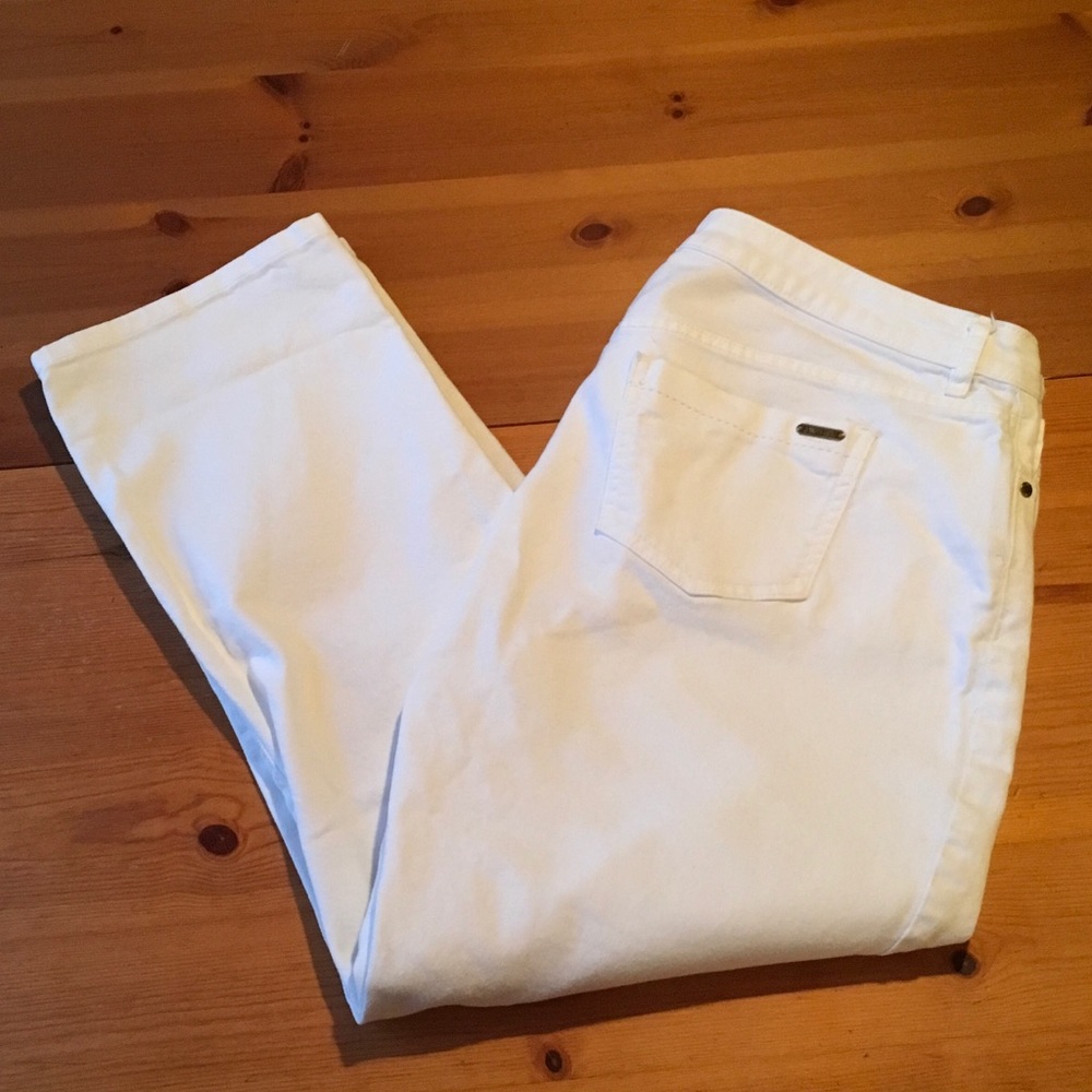 White Jennifer Lopez Jean Capris Size 12