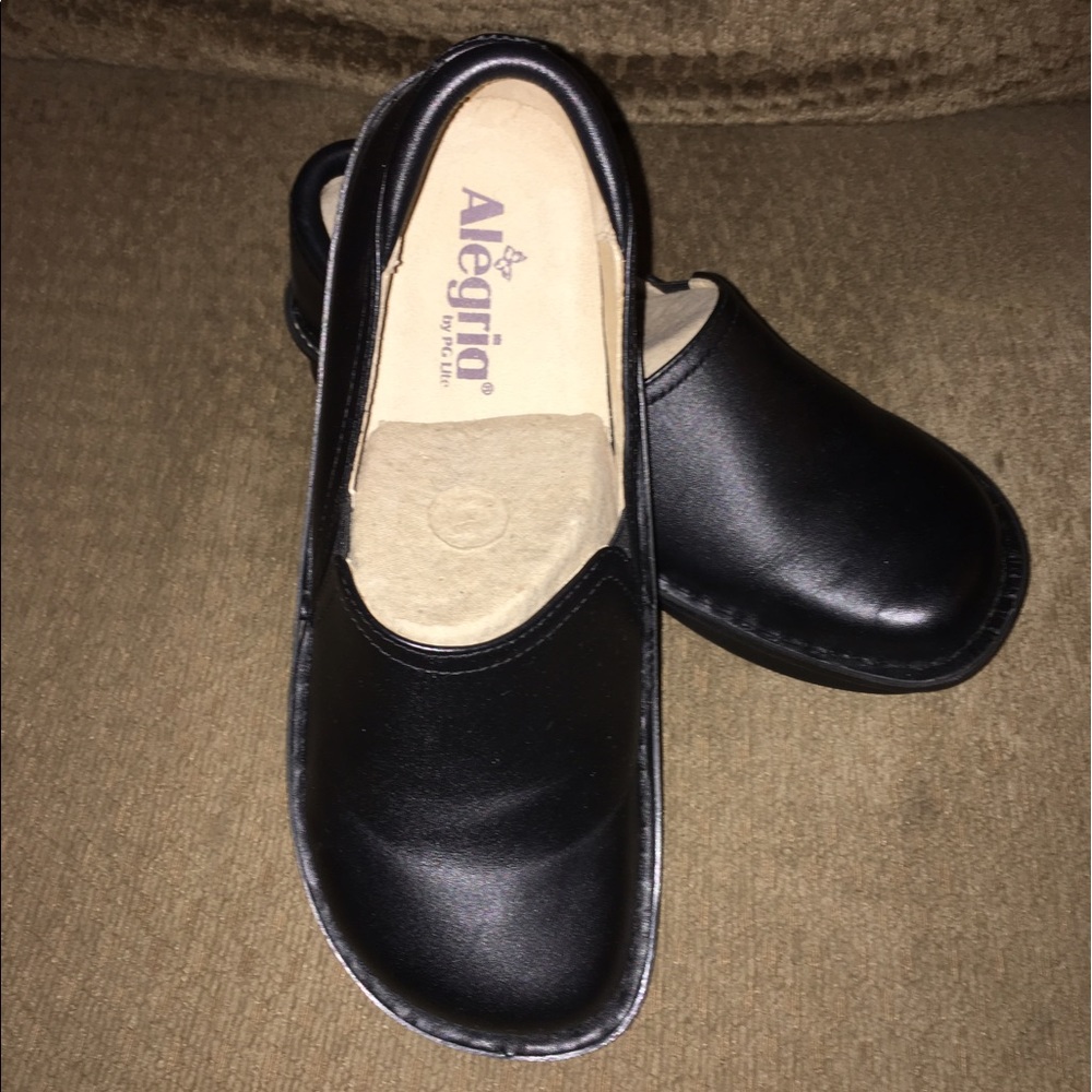 Alegria Clogs
