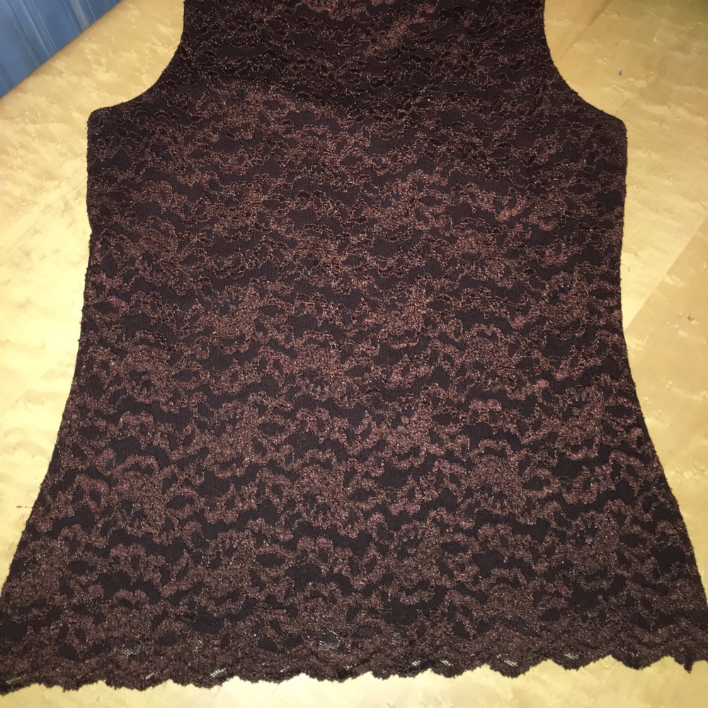 Chocolate brown lace fully lined top. FitsS/M