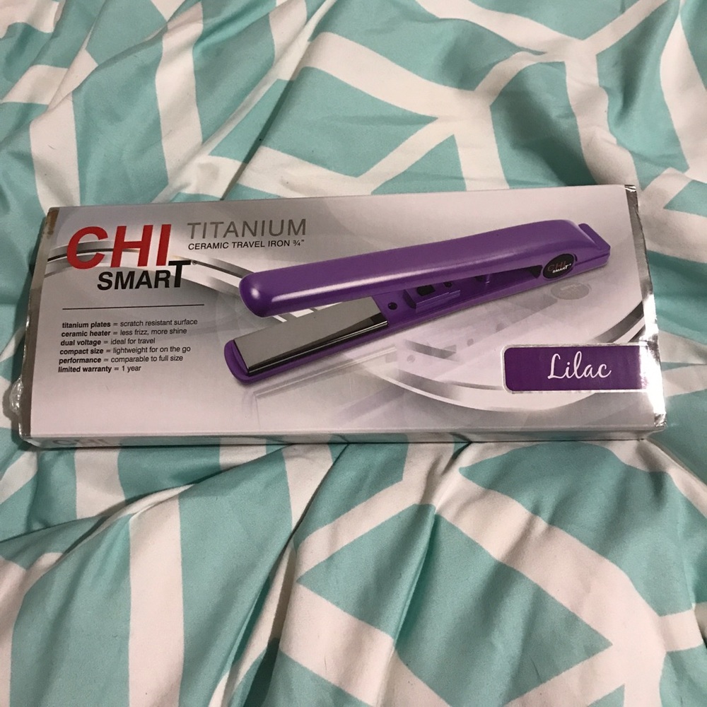 NEW IN BOX Chi Travel Straightener