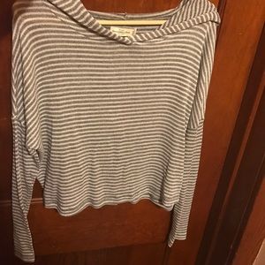 Abercrombie & Fitch XS/S long sleeve with hood