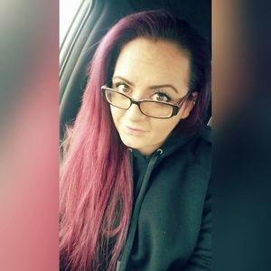 Meet your Posher, Desiree