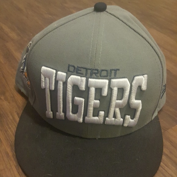 Detroit Tigers Fitted Hat - Picture 1 of 3