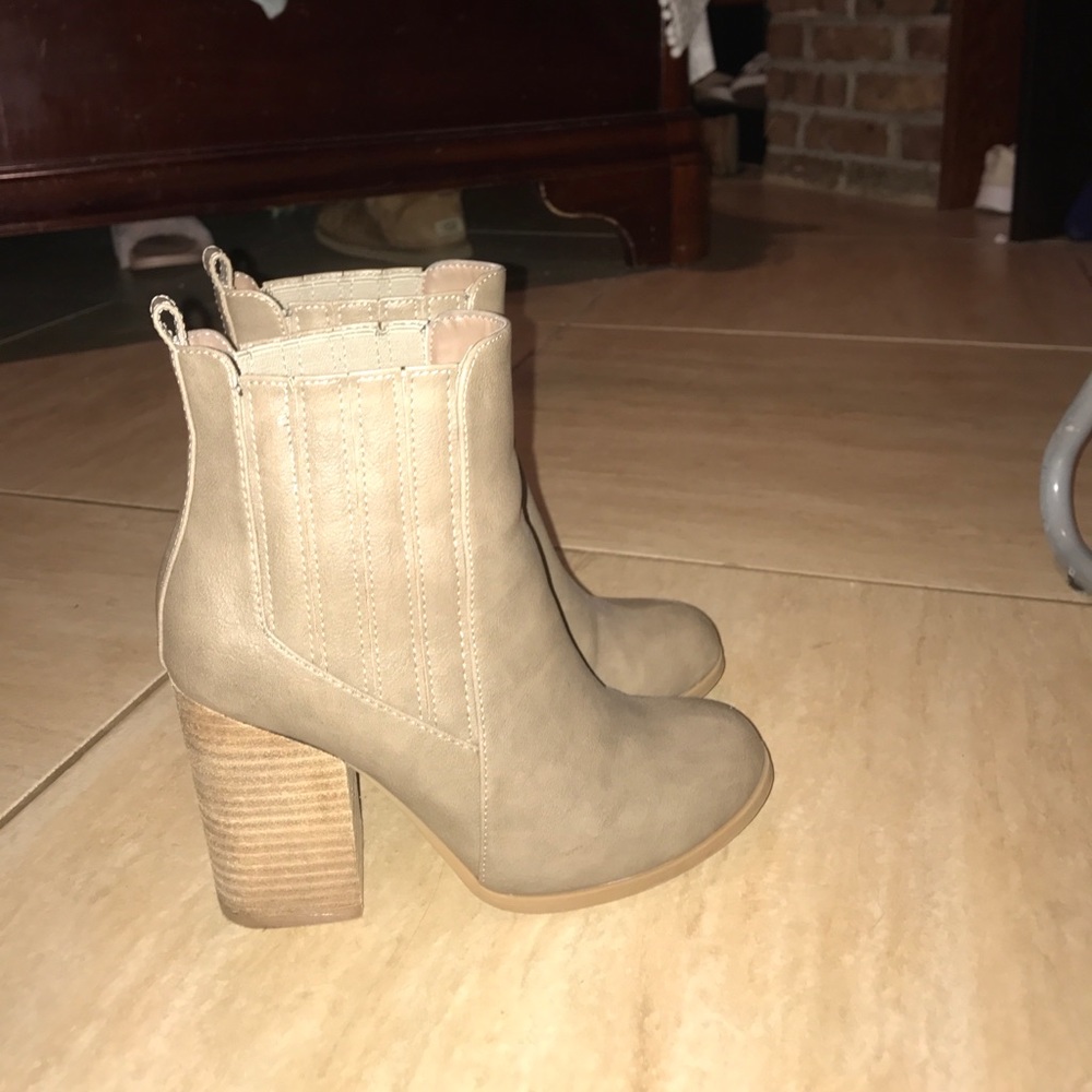 Heel booties