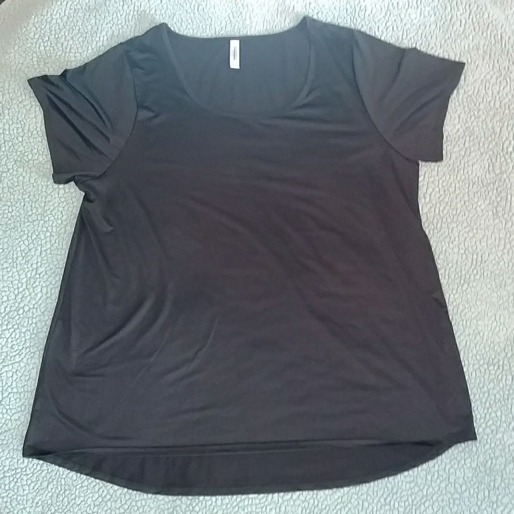 Lularoe Classic Tee