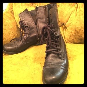 Steve Madden black boots size 7