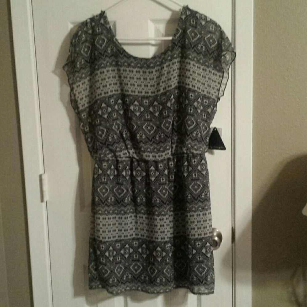 Black and white Aztec dress size lg