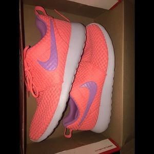 Women's Nike Rosche One