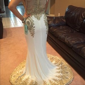 New dresses for sale , sizes medium to large