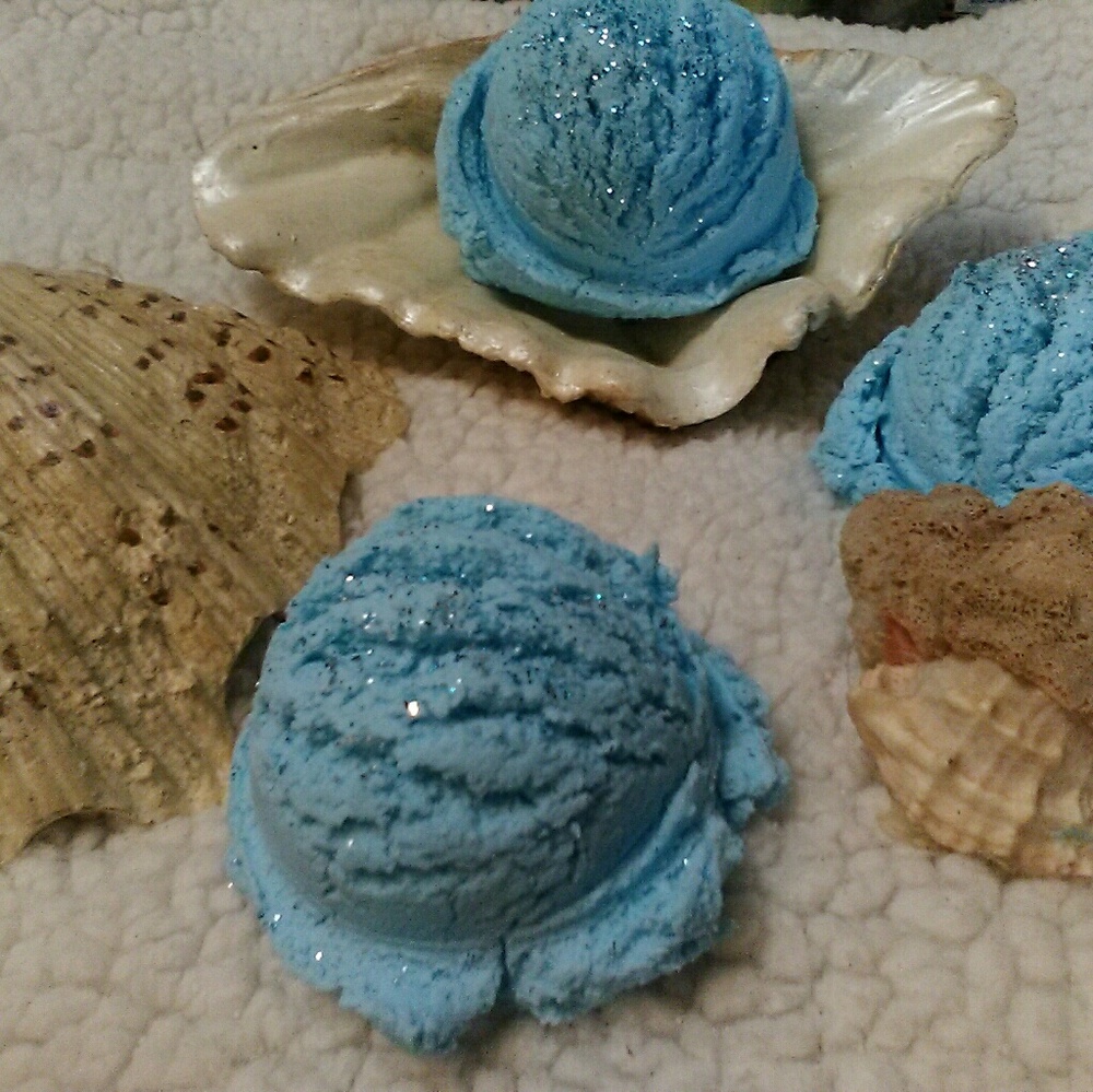 Beautiful bubble bar scoops