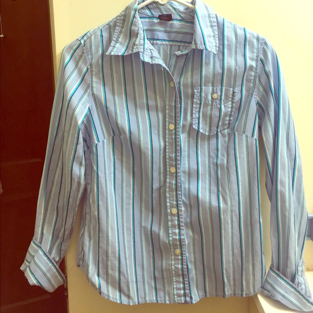 🌿{5 for $25}  Gap fitted button down blouse