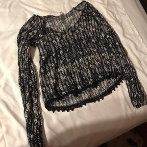 Cute and flowy Bohemian shirt!!