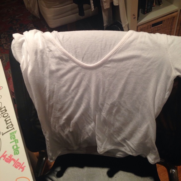 White thin shirt - Picture 3 of 3