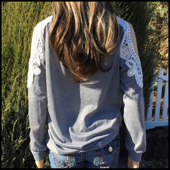 Crochet Lace Cold Shoulder - Picture 3 of 8