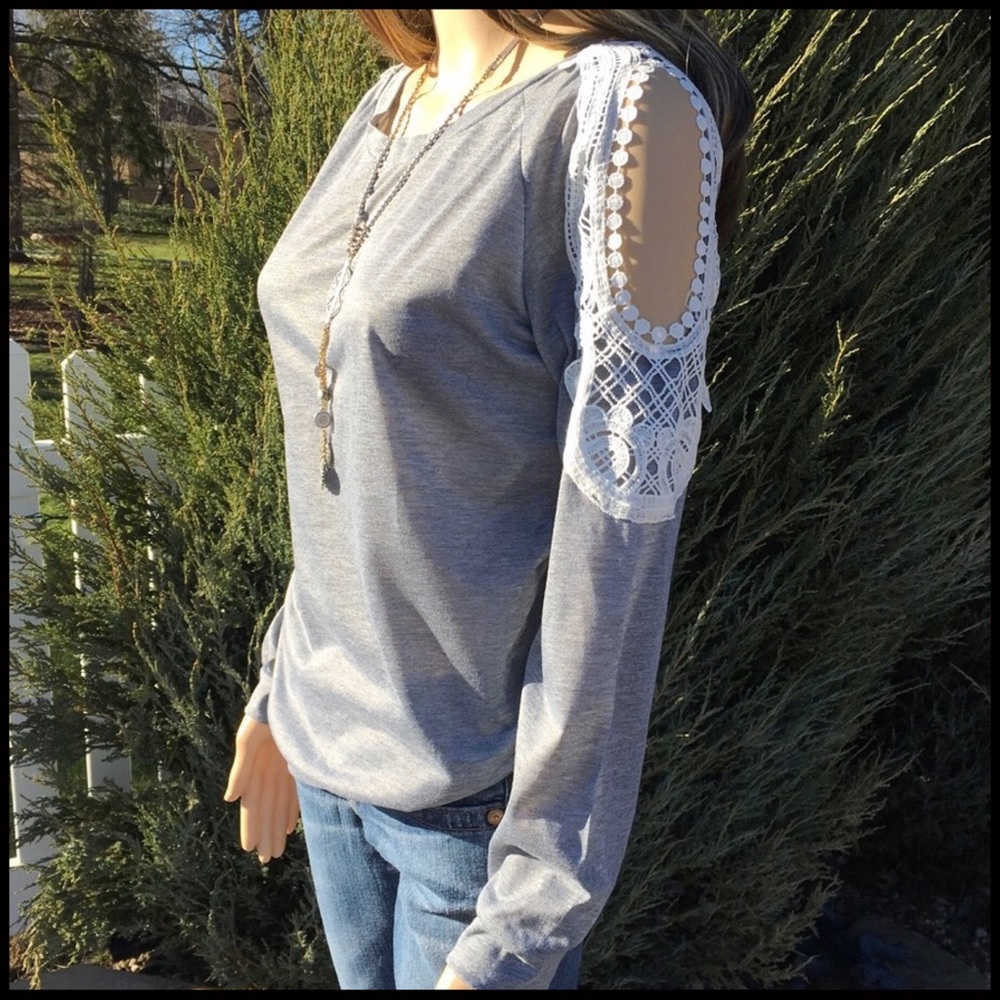 PLUS SIZE- Crochet Cold Shoulder - Picture 2 of 8