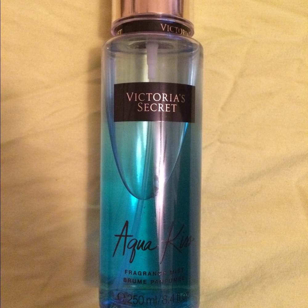 VS Aqua Kiss Body Spray