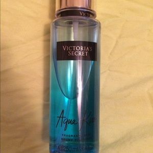 VS Aqua Kiss Body Spray