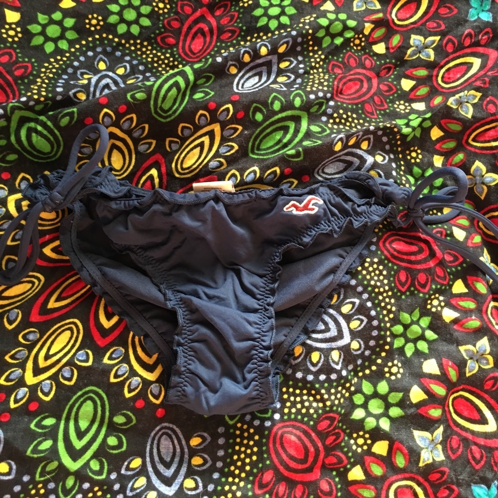 Cheeky bikini bottoms