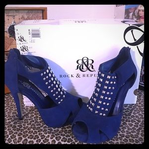 Rock & Republic Cobalt blue embellished heels,  8