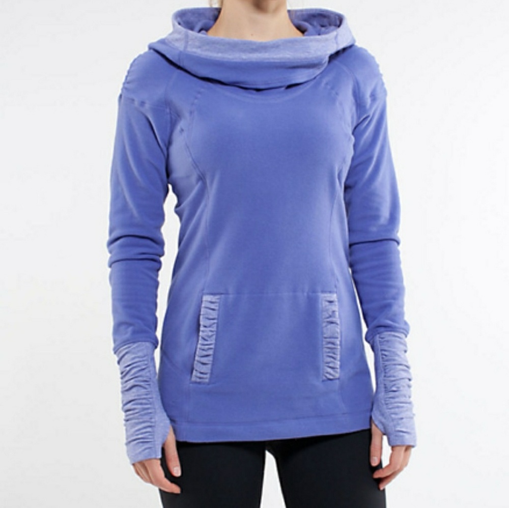 SALE! LULULEMON PULLOVER