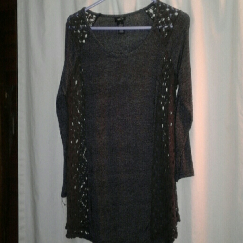 Long sleved Knit lace down sides