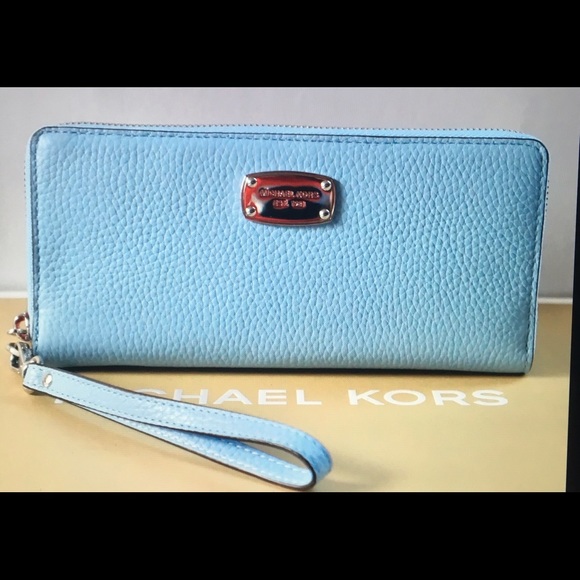 Michael Kors Jet Set Travel Continental Wallet - Picture 1 of 4