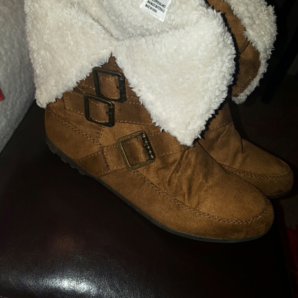 Suede Booties with Fur inside
