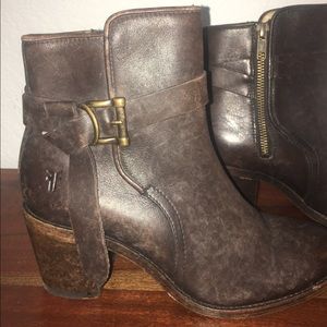 Women's Frye boots- Mallorie knot with heel