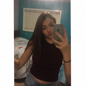 Meet your Posher, Caitlyn