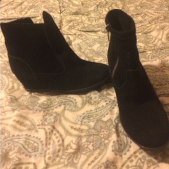 Shoes - Picture 1 of 1