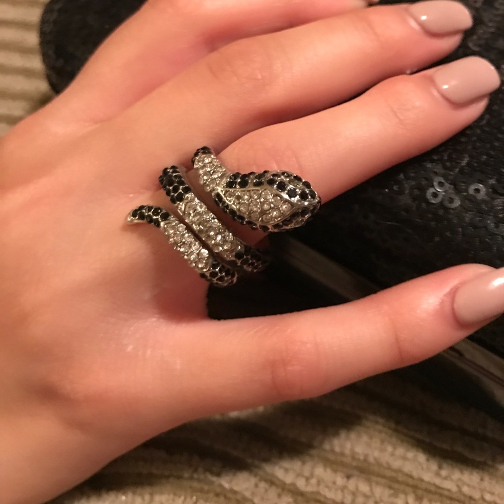 Size 7-8 snake/serpent ring