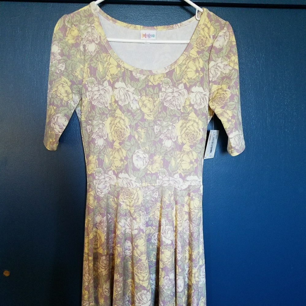 Medium floral nicole