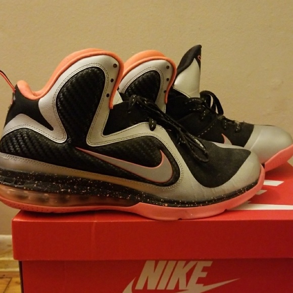 Nike LeBron James mangoes size 10.5