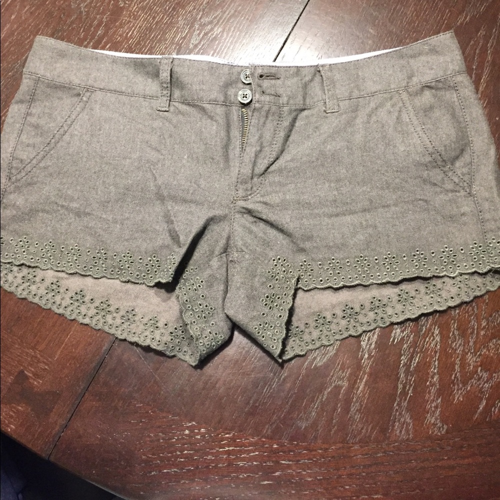 Gray American Eagle shorts