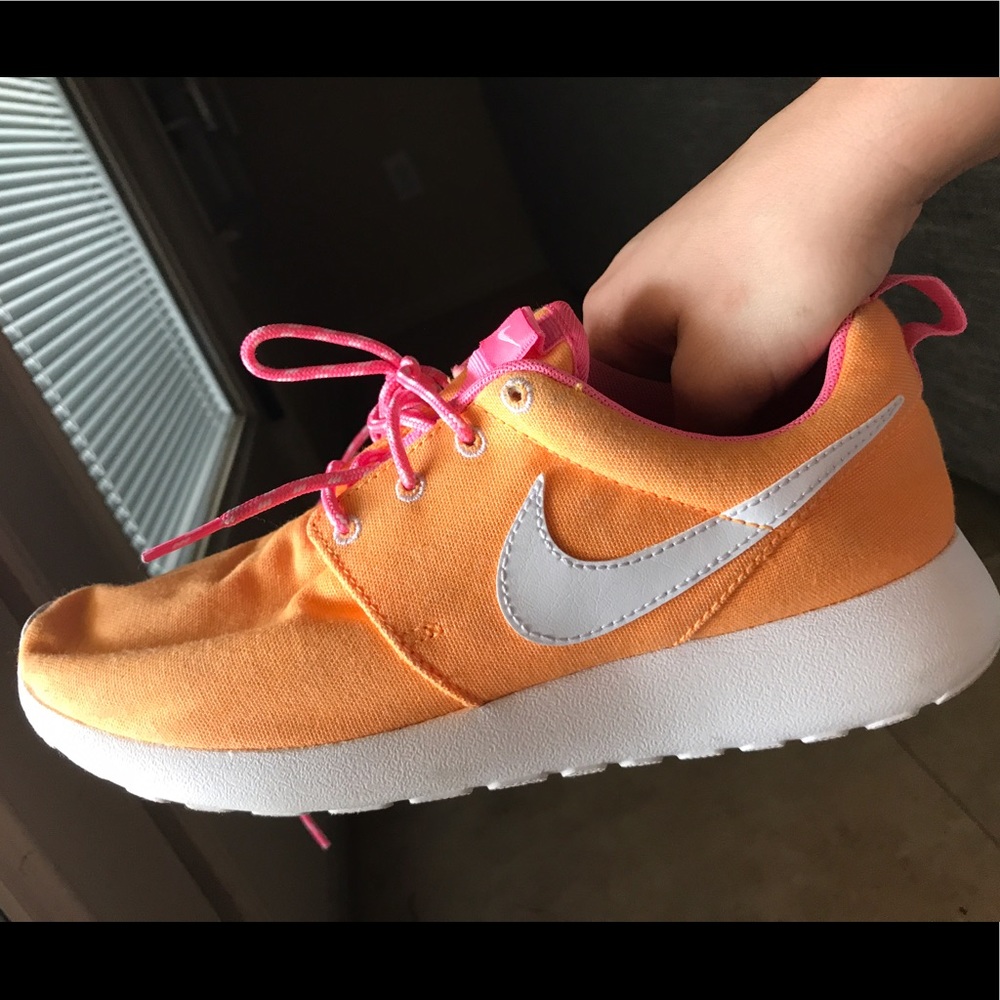 Nike Roshe Run 6Y Fits Like 7.5/8 Women's