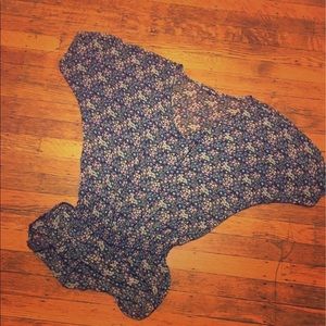 Blue express mesh top with flowers~size small