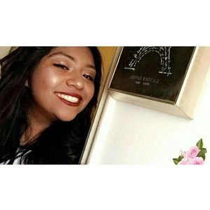 Meet your Posher, Linsi