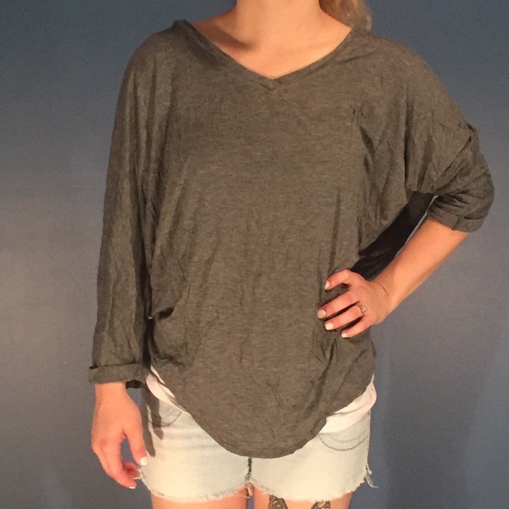 Grey 3/4 sleeve shirt