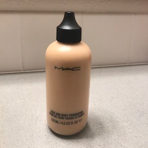 MAC face and body foundation