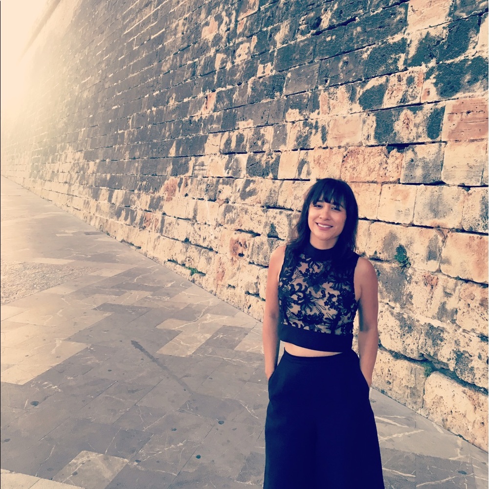 Meet your Posher, Vivian